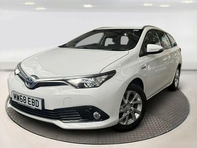 Used Toyota Auris Hybrid 2019 White Estate