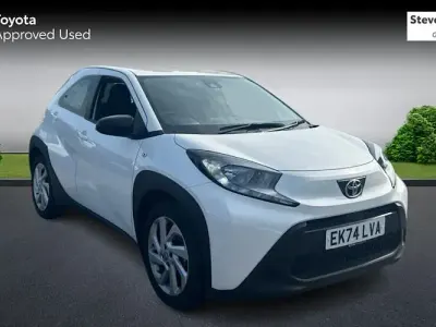 Used Toyota Aygo X PURE 72 HP (52 kW) 2024 White SUV