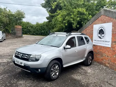 Used Dacia Duster Lauréate 110 HP (80 kW) 2015 Silver SUV