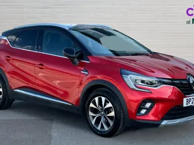 Used Renault Captur Version S 160 HP (117 kW) 2021 Red and black SUV