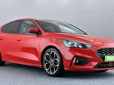 Used Ford Focus ST-Line X 125 HP (91 kW) 2018 Red Hatchback