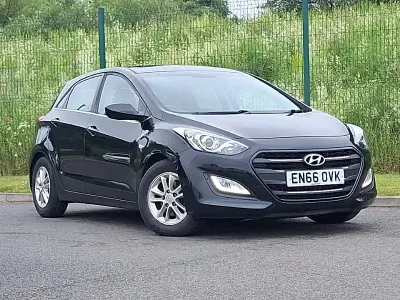 Used Hyundai i30 SE 110 HP (80 kW) 2016 Black Hatchback