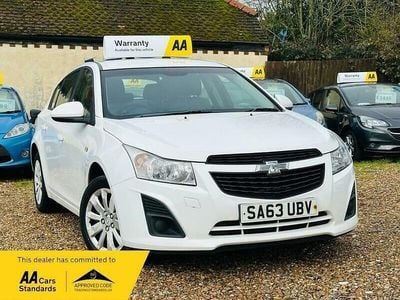 Used Chevrolet Cruze LS 124 HP (91 kW) 2013 White Hatchback