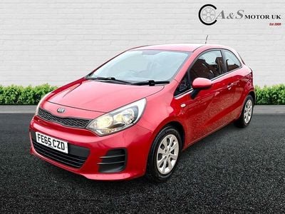 Used Kia Rio 85 HP (62 kW) 2015 Red Hatchback