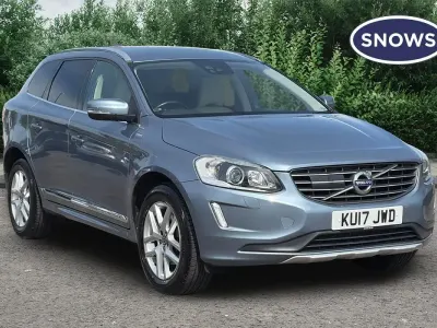 Usado Volvo XC60 SE Lux 190 HP (139 kW) 2017 Azul SUV