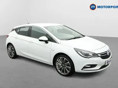 Used Vauxhall Astra 150 HP (110 kW) 2019 White Hatchback