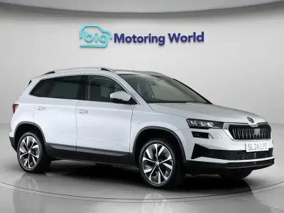 Begagnad Skoda Karoq SE L 150 HK (110 kW) 2024 Vit SUV