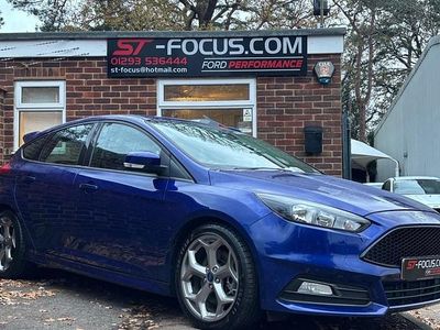 Blue Used 2015 Ford Focus ST Hatchback | £14,950 (Fair price)