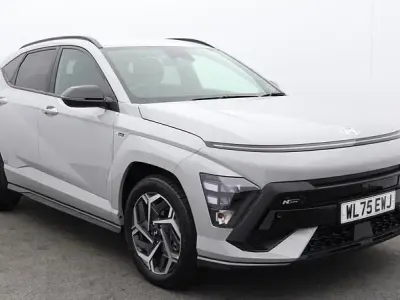 Usado Hyundai Kona N Line 138 CV (101 kW) 2026 Gris SUV