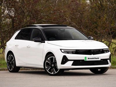 Brilliant paint arctic white New 2025 Vauxhall Astra Hatchback | £21,998 (Good price)