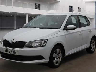 Used Skoda Fabia SE 90 HP (66 kW) 2016 White Hatchback