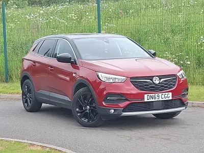 Used Vauxhall Grandland X SRi 2019 Red SUV