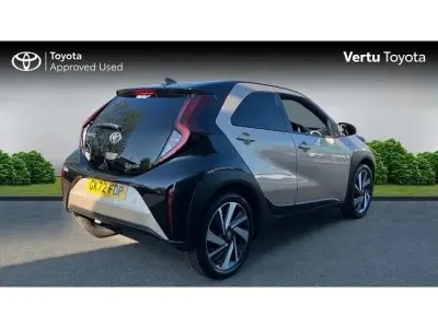 Używany Toyota Aygo X 72 KM (52 kW) 2022 Beżowy SUV