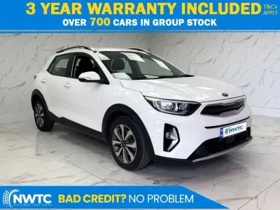 Usado Kia Stonic 99 HP (72 kW) 2021 Branco SUV