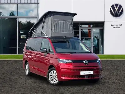 Used VW California Coast 150 HP (110 kW) 2025 Candy white with deep black pearl roof Van