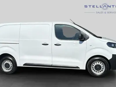 Used Peugeot Expert 118 HP (86 kW) 2025 White Van