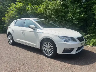 Used Seat Leon SE Dynamic 110 HP (80 kW) 2017 White Hatchback