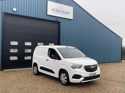Used Vauxhall Combo Sportive 100 HP (73 kW) 2020 White Van