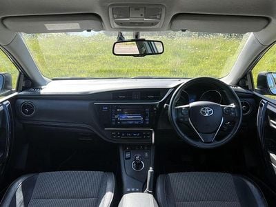Toyota Auris Hybrid