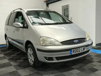 Begagnad Ford Galaxy Ghia 145 HK (106 kW) 2002 Silver Minibuss