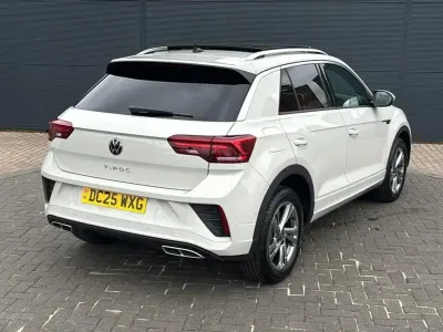 Usado VW T-Roc R-line 150 HP (110 kW) 2025 Cinzento SUV
