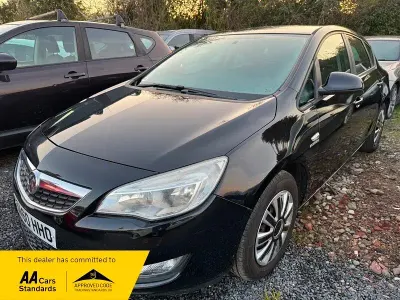 Usado Vauxhall Astra 2010 Negro Utilitario