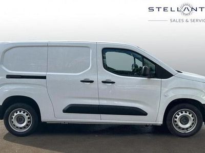 Begagnad Peugeot Partner 101 HK (74 kW) 2025 Vit Minibuss
