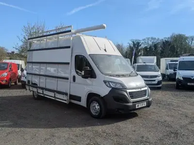Usado Peugeot Boxer 140 CV (102 kW) 2021 Blanco Van