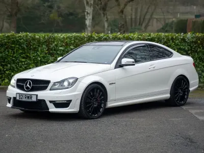 Käytetty Mercedes C63 AMG AMG Edition 1 487 HP (358 kW) 2012 Valkoinen Coupe - kaksiovinen