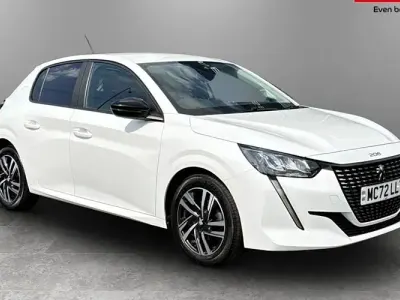 Used Peugeot 208 Active+ 75 HP (55 kW) 2023 White Hatchback