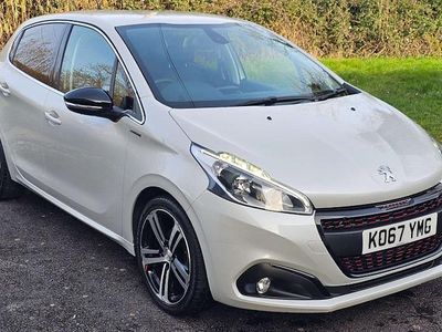 Used Peugeot 208 GT-line 110 HP (80 kW) 2018 White Hatchback