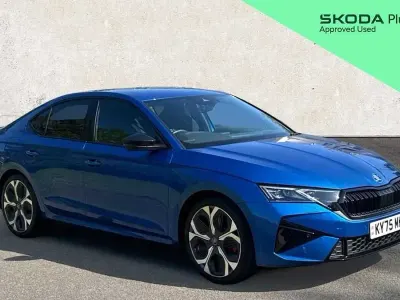 Używany Skoda Octavia vRS 265 KM (194 kW) 2025 Niebieski Hatchback