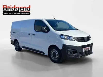 Usado Fiat Scudo S 145 HP (106 kW) 2023 Branco Van