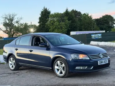 Usado VW Passat S 105 CV (77 kW) 2014 Azul Berlina