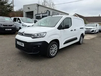 Used Citroën Berlingo 100 HP (73 kW) 2021 White MPV