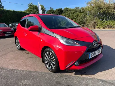 Used Toyota Aygo x-style 69 HP (50 kW) 2017 Red Hatchback