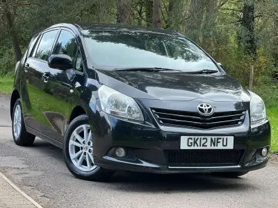 Used Toyota Verso 126 HP (92 kW) 2012 Black MPV