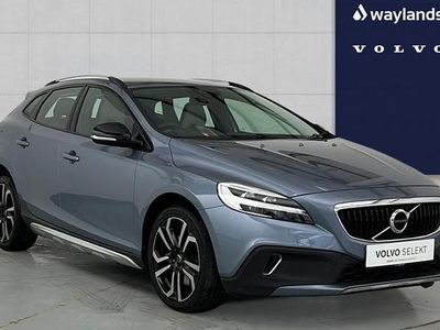 Used Volvo V40 Pro 150 HP (110 kW) 2018 Blue Hatchback