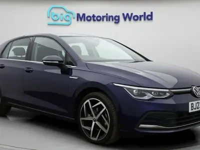 Używany VW Golf VIII Style 150 KM (110 kW) 2023 Niebieski Hatchback