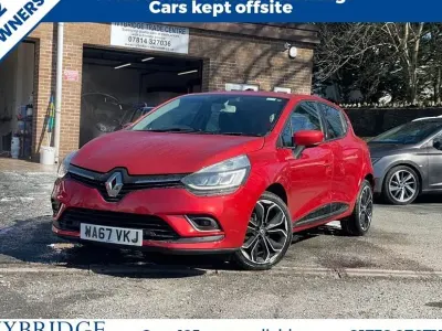 Used Renault Clio Signature 90 HP (66 kW) 2017 Red Hatchback