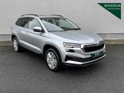 Usado Skoda Karoq SE Drive 147 HP (108 kW) 2024 Prateado SUV