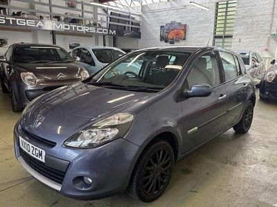 Używany Renault Clio II Dynamique 86 KM (63 kW) 2010 Niebieski Hatchback