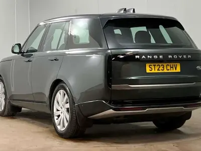 Begagnad Land Rover Range Rover SE 344 HK (253 kW) 2023 Grön SUV