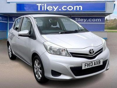 Used Toyota Yaris 101 HP (74 kW) 2013 Silver Hatchback