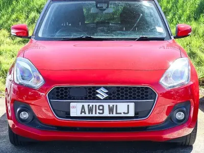 Używany Suzuki Swift SZ5 111 KM (81 kW) 2019 Czerwony Hatchback