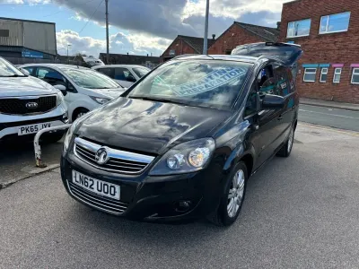 Used Vauxhall Zafira Design Edition 115 HP (84 kW) 2012 Black MPV