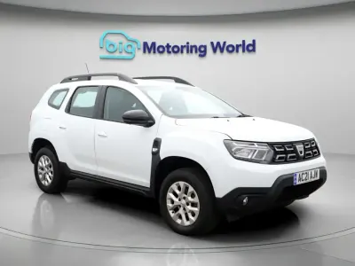 Usado Dacia Duster Comfort 100 HP (73 kW) 2021 Branco SUV