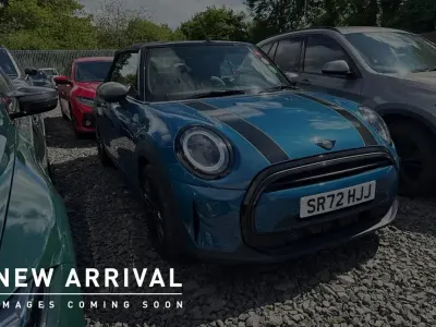 Usado Mini Cooper Cabriolet Exclusive 134 HP (98 kW) 2022 Azul Cabrios