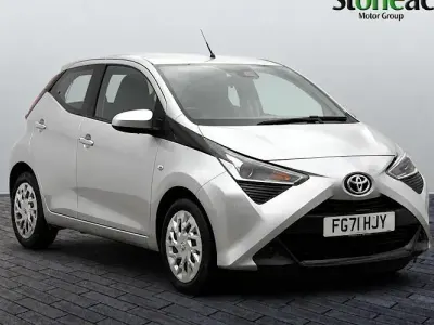 Used Toyota Aygo X-play 72 HP (52 kW) 2021 Silver Hatchback