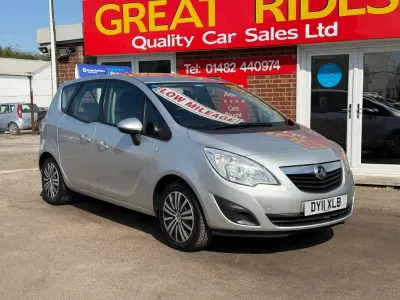 Używany Vauxhall Meriva 140 KM (102 kW) 2011 Srebrny Minivan